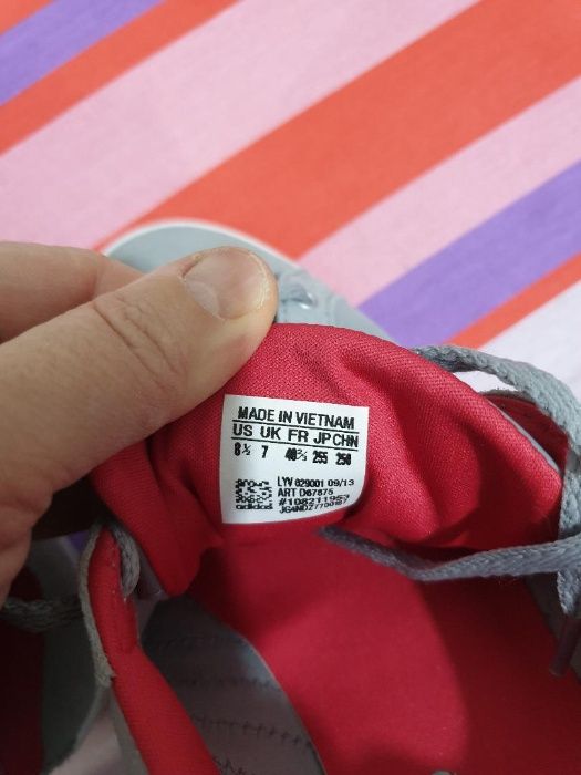 Adidas gri marca ADIDAS