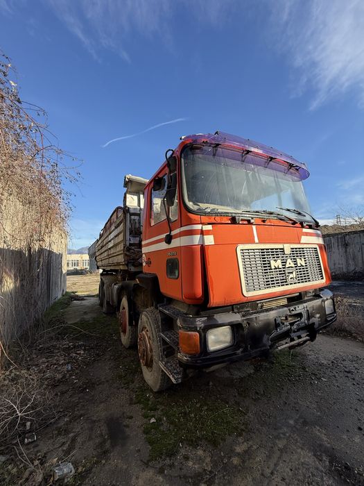 Камион MAN 35-372 самосвал