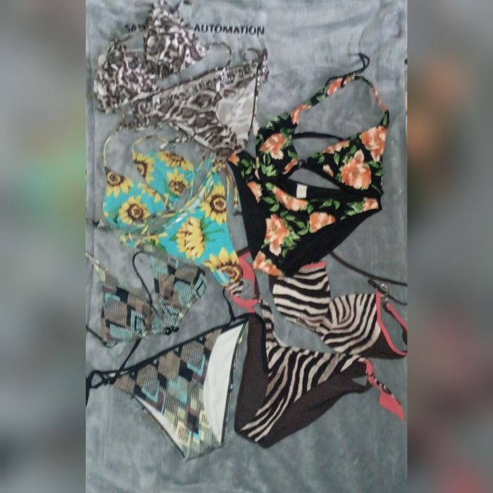 Продам купальники 38-40-42 размер