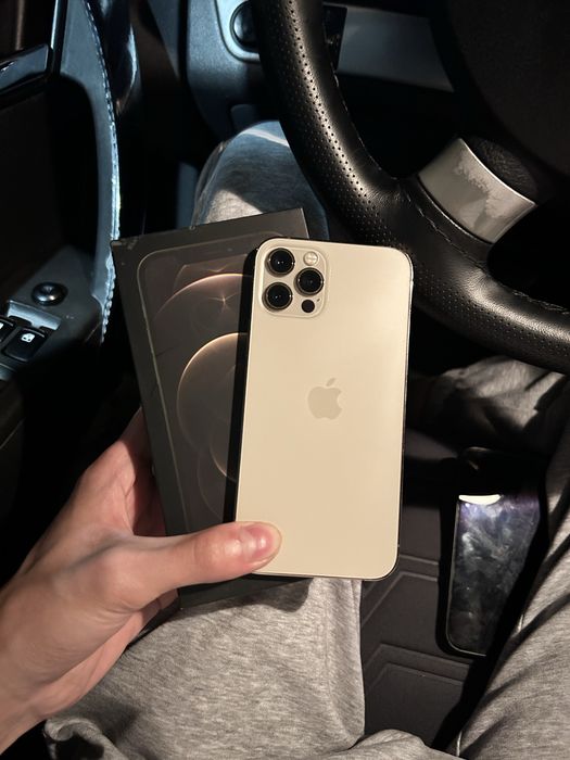 Продам Айфон 12Pro 256gb 74%