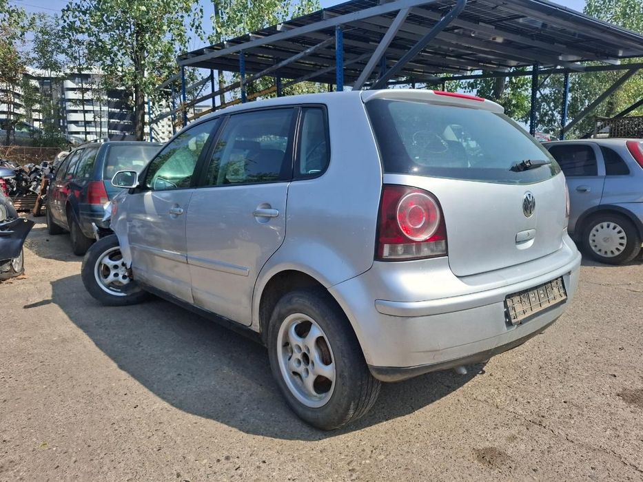 Dezmembrez Volkswagen Polo 9N_ 2005 1.2 12V Bme 47Kw|64Hp