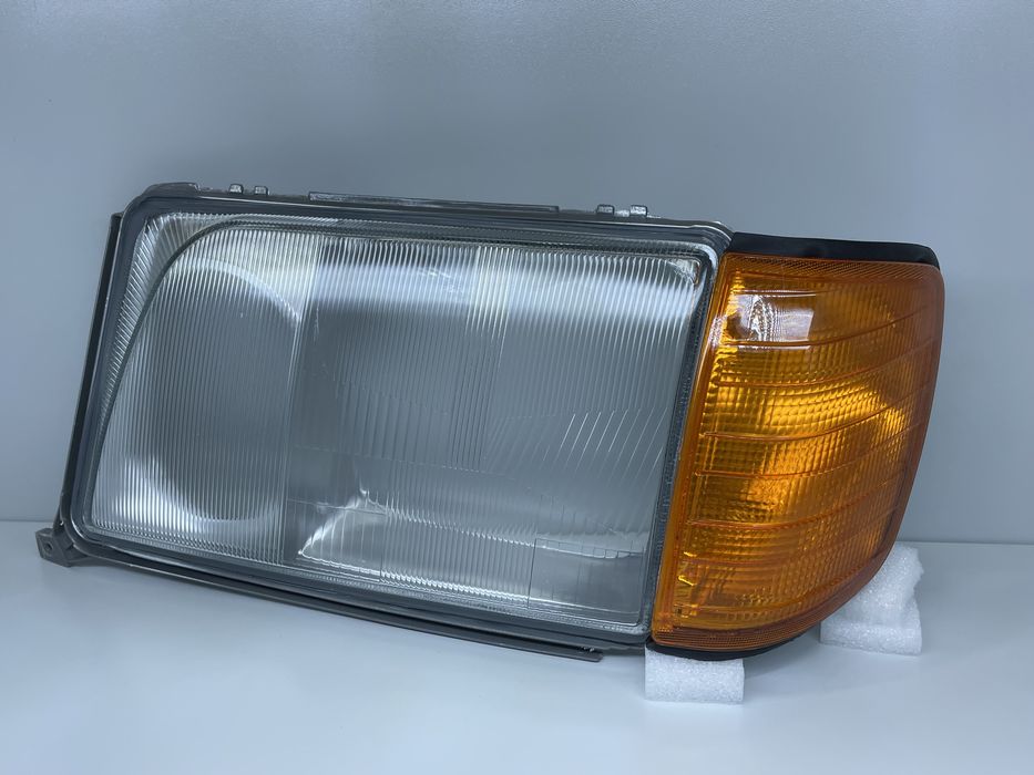 Стекла фар Мерседес w124