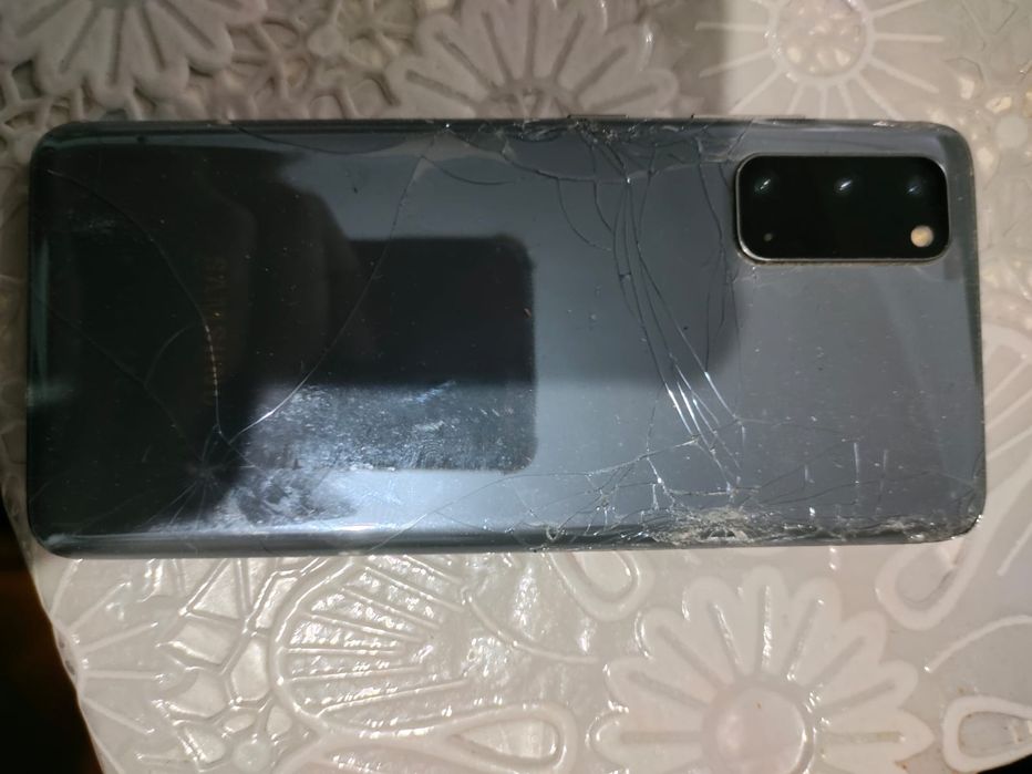 Samsung s20 срочно сатылады