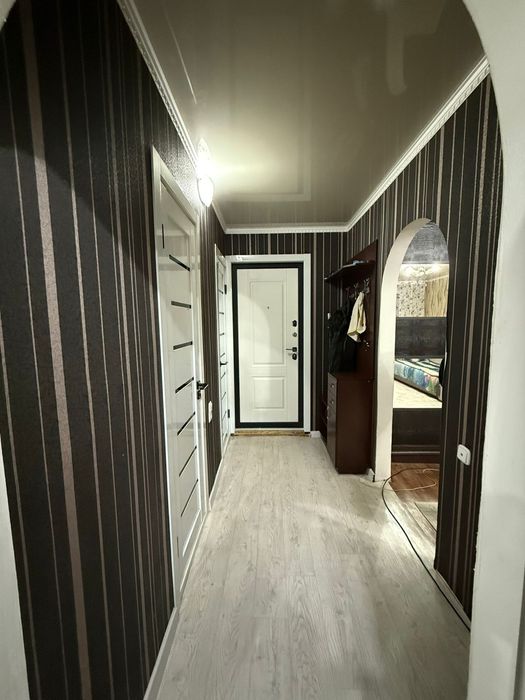 Продам 1 комн. Район 8 Школа.