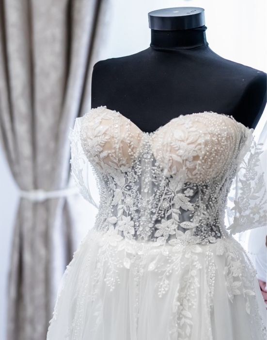 Vand rochie de mireasa