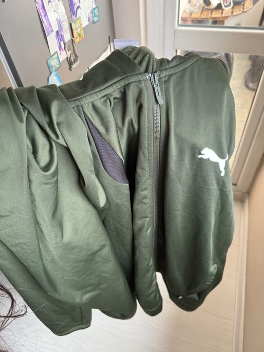 Екип закупен от магазин на Пума. Размер Л.