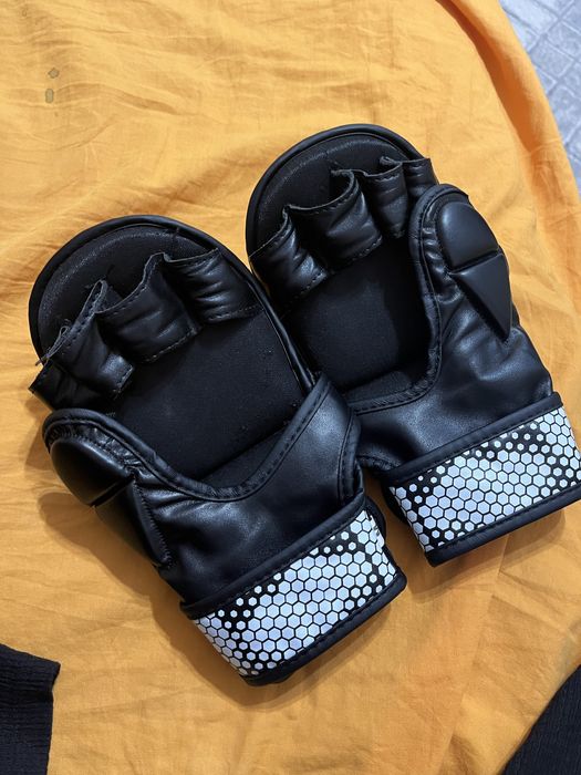 Продается боевые перчатки