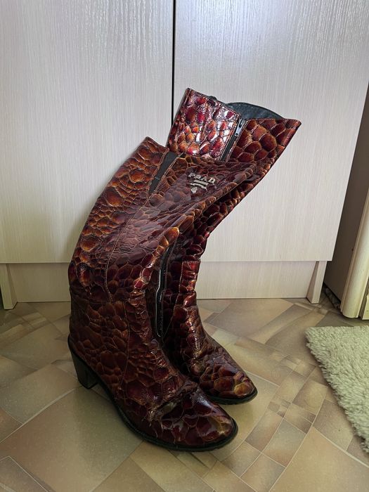 Продам дорогие сапоги за дешева