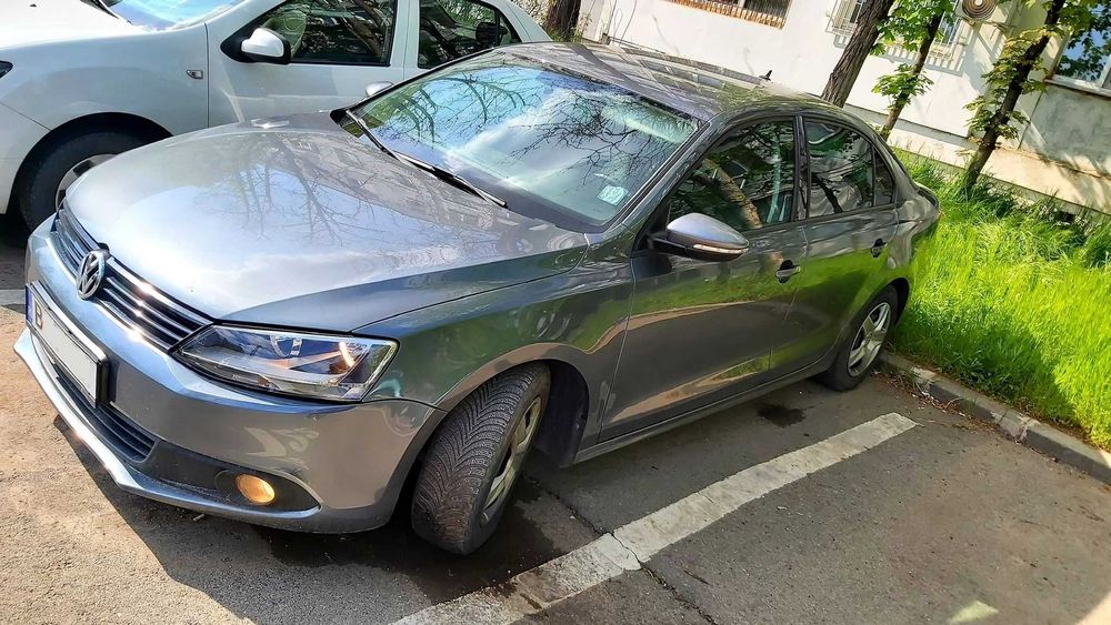 VOLKSWAGEN Jetta 2012 — imagine 3