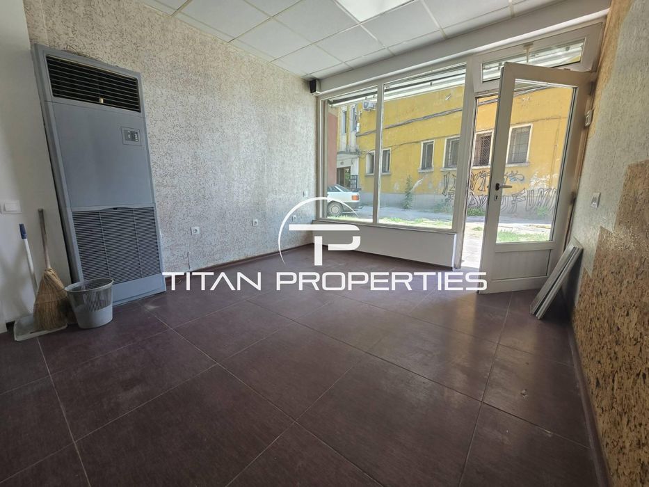 Дава се под наем Офис в Пловдив, Кършияка - 100 кв.м за 425 € - Снимка #1