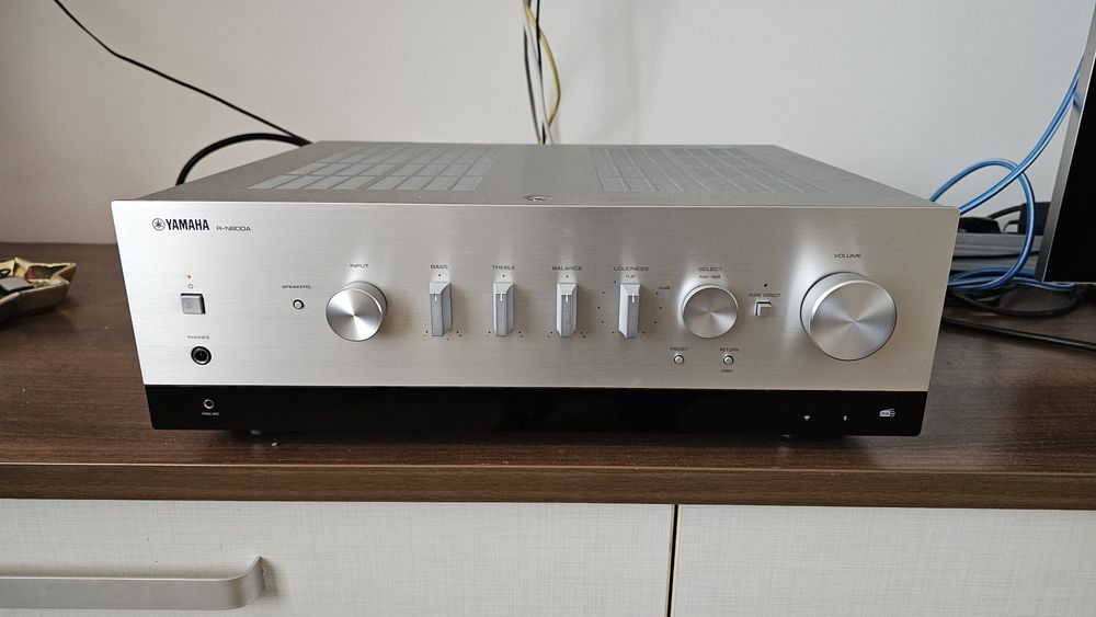 Amplificator integrat Yamaha R-N800A, ca nou in garanție.