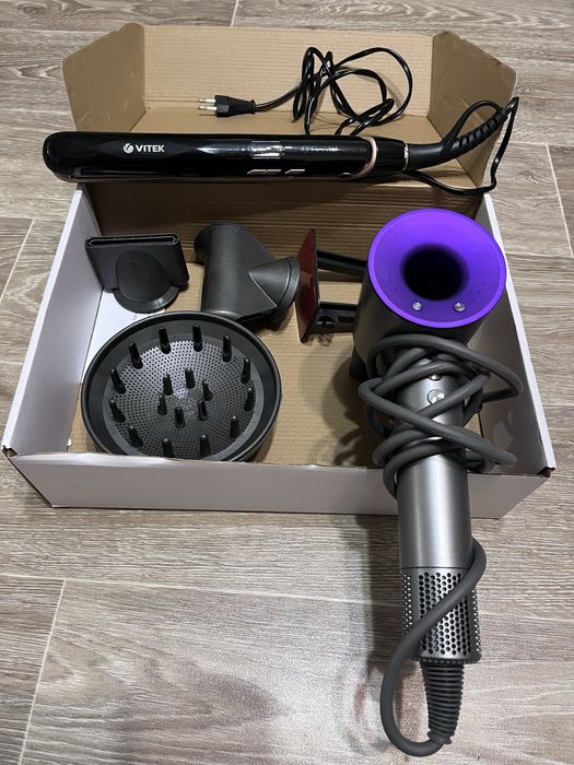Продам фен с насадками, утюжок бесплатно!