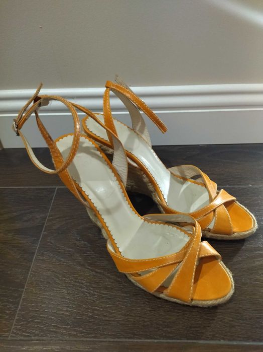 Плетени сандали на платформа ZARA