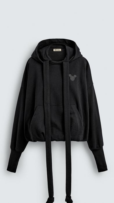 Чисто нов суитшърт с бродирани лого Мики Zara