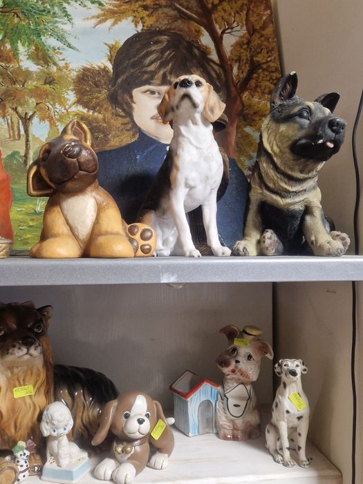 Разпродажба сувенири кучета