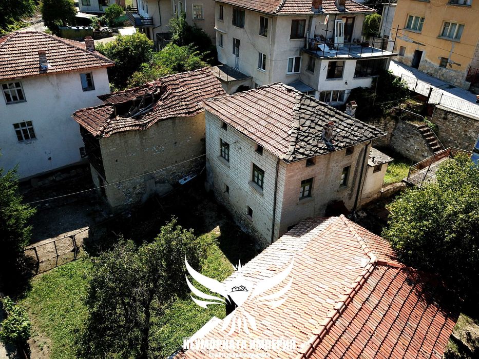 Продавам двуетажна къща 120РЗП с 260кв. двор в село Малево