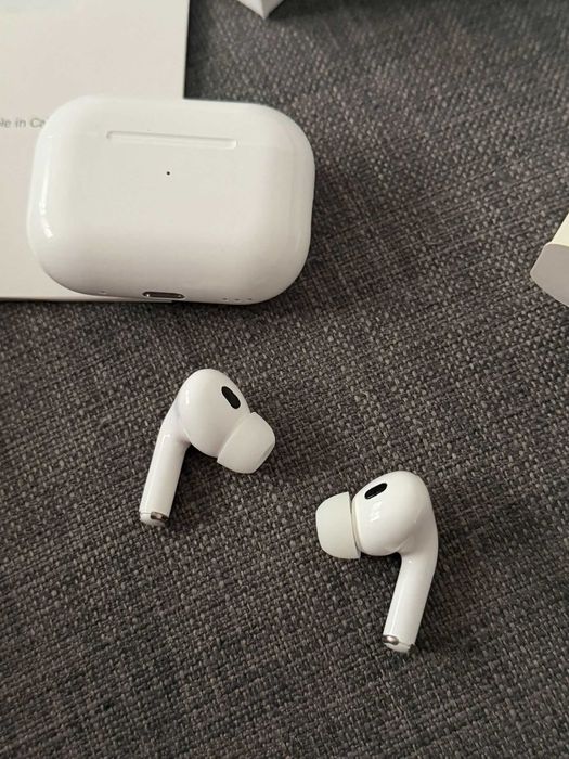 Airpods generatia a 2 a NOI