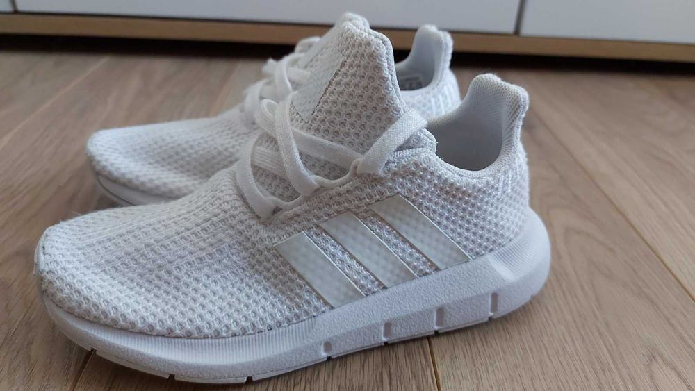 Детски маратонки Adidas номер 29
