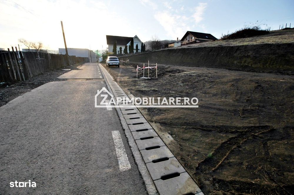 Teren Intravilan cu puz si utilităti, 618 mp