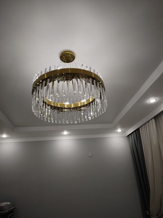 Люстра почти новый