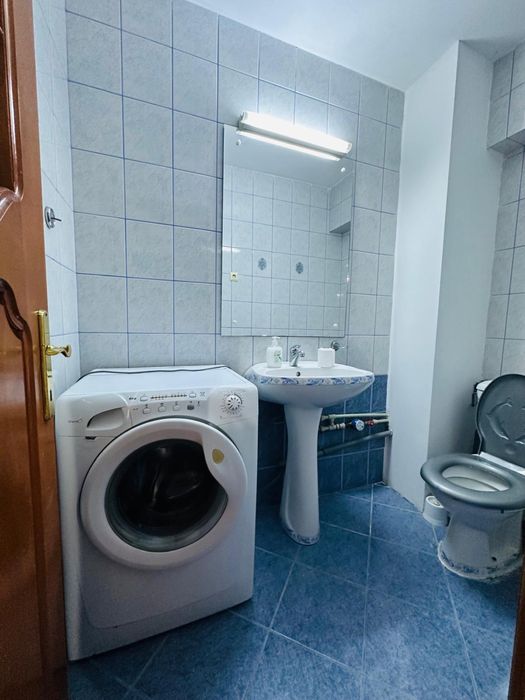 Inchiriez apartament 3 camere