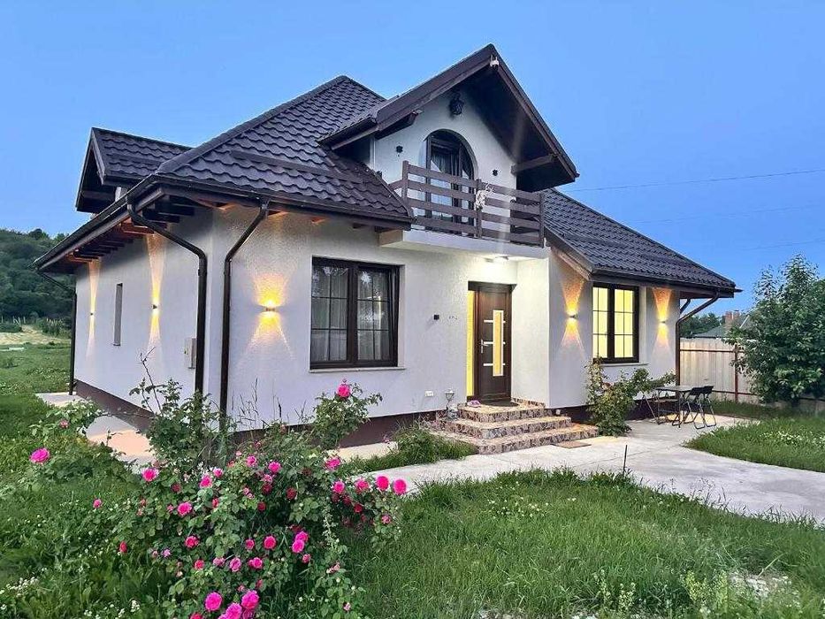 Vând vilă: pensiune funcțională sau locuință privată, 4 dorm.