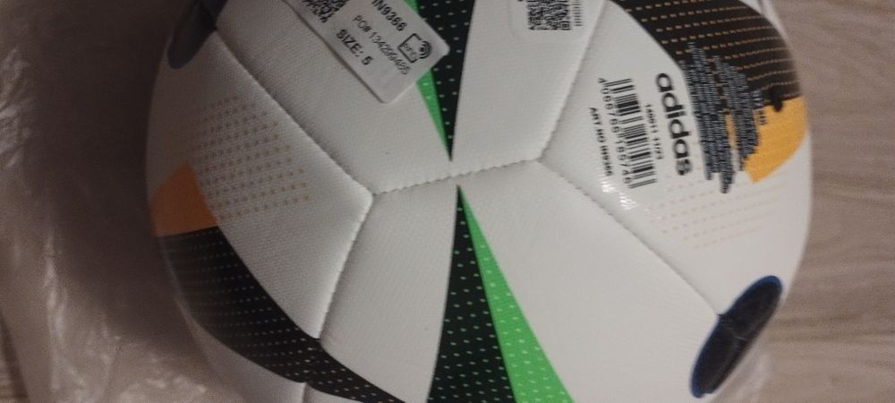 Оригинална топка Adidas 2024 за 25 евро