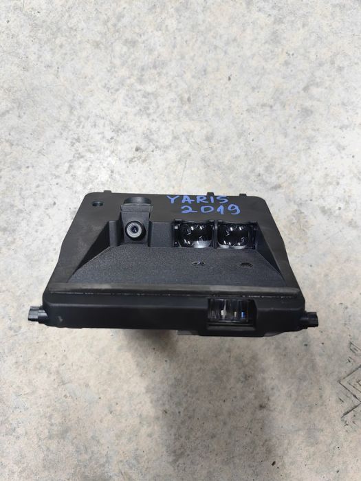 Камера за предно стъкло Toyota Yaris / Тойота Ярис 2019г