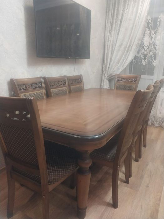 Продам стол стулями