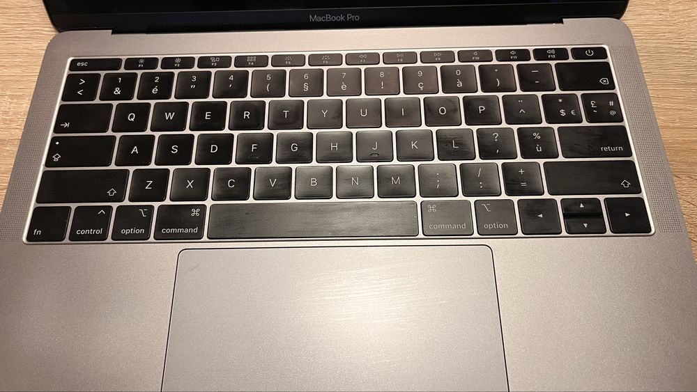 Apple • MacBook Pro 2017 şi MagicMouse