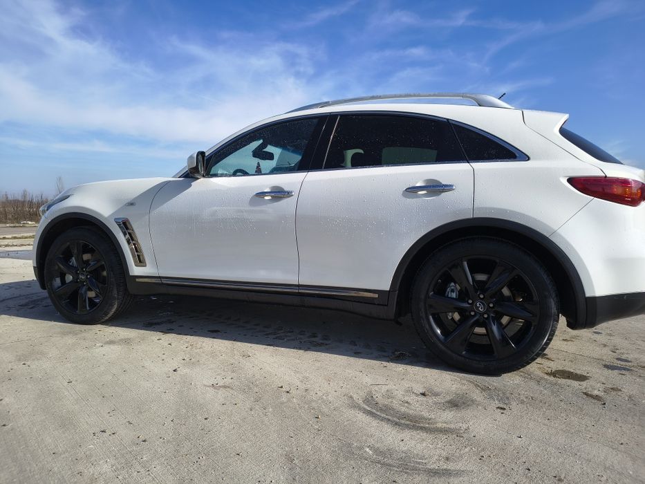Vând Infiniti fx30d