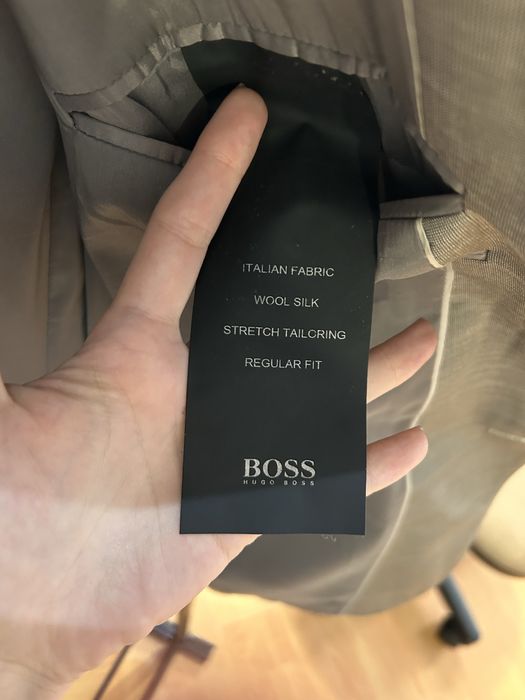Костюм boss мужской б/у 50 размер