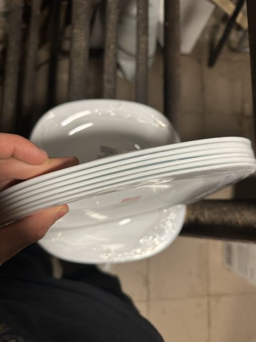 Плоски чинии чисто НОВИ