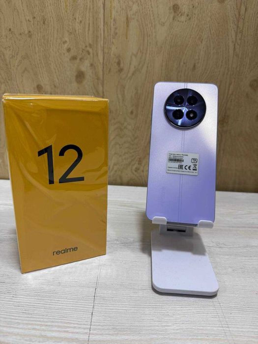 Продается смартфон Realmi 12