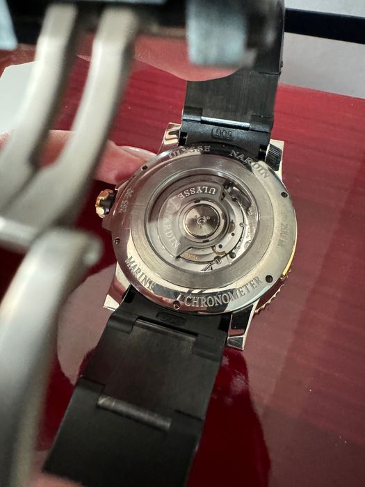 Злато и стомана  Ulysse Nardin Maxi Marine Rose Gold