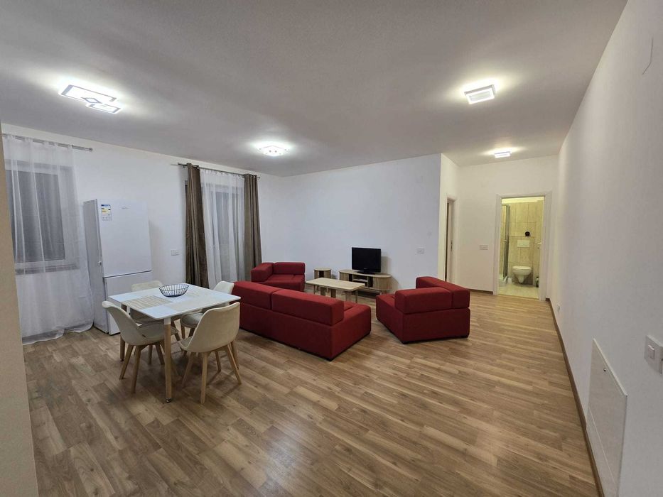 Inchiriez Apartament 3 Camere Zona Valletta Park