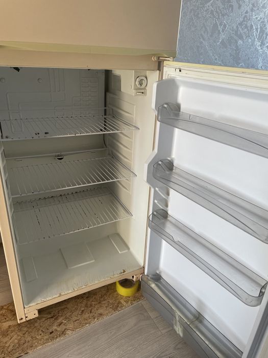 Продам холодильник