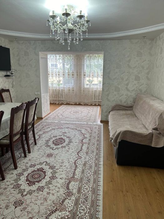 Продам 4 комнатную квартиру