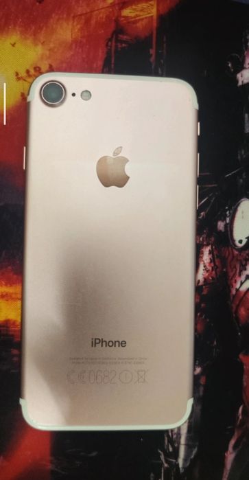 Vând iPhone 7+ 2 carcase 2 baterii și 2 camere