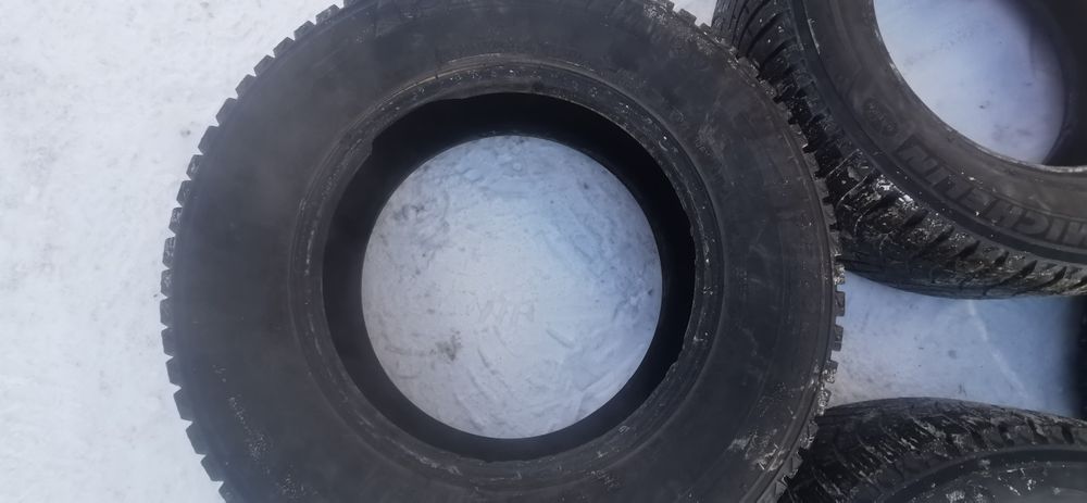 Продам резину 225/70/16