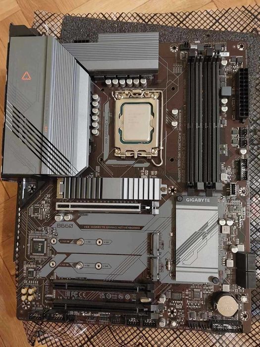 Intel Core i7 12700K + Gigabyte B660 Gaming X DDR4