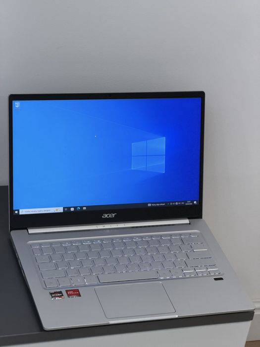 Продам ноутбук в полном комплекте acer