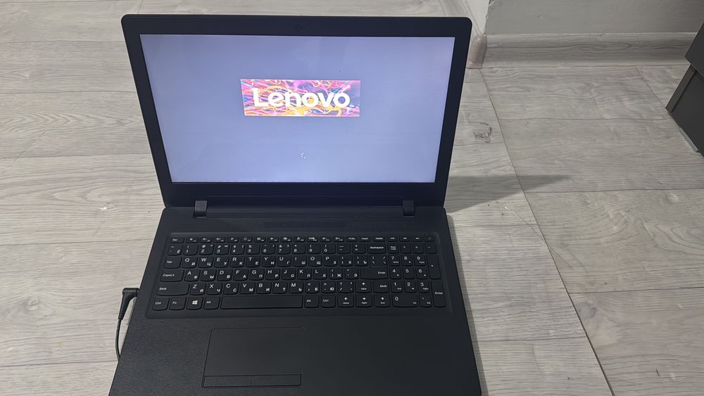 Ноутбук Ленова ,причина продажи купили компьютер