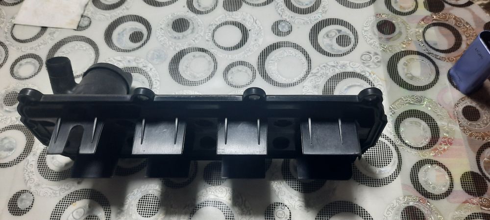 Крышка клапанов GOLF 5. 1,6