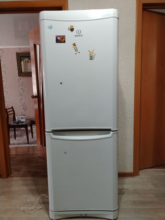 Холодильник б/у 15000