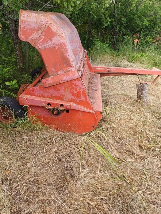 Vand utilaje pentru tractor