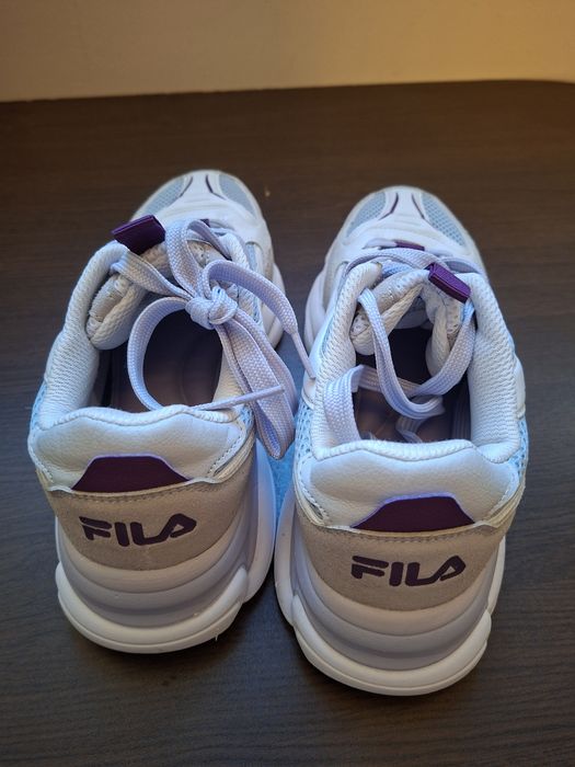 Продавам маратонки Fila