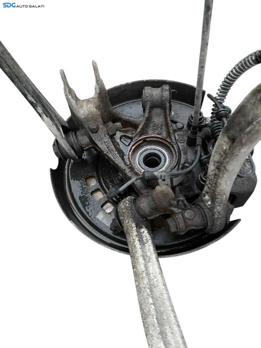 Fuzeta Dreapta Spate cu Rulment si Senzor ABS Volkswagen Touareg 7L 6.0 BJN 2003 - 2010 Cod 7L0501201B [B4741]