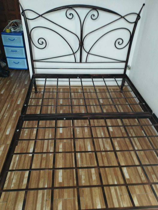 Închiriez garsoniera