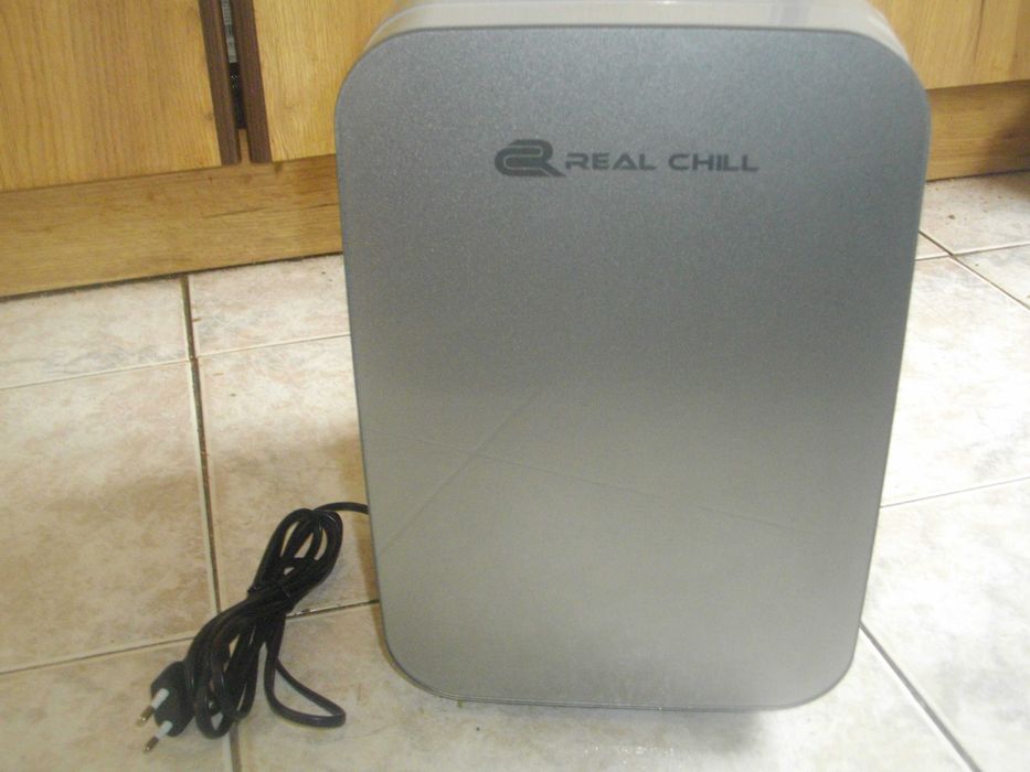 Нов Мини Хладилник-12V/220V-Изстудяване/Затопляне-За Дома/Кола